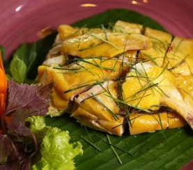 Gà hấp lá chanh