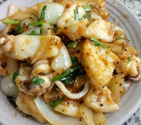 Mực chiên nước mắm