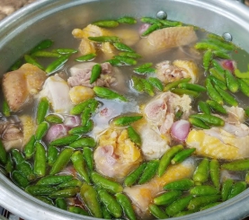 Lẩu gà ớt hiểm