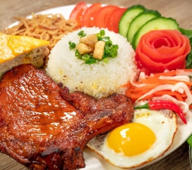 Cơm tấm full topping