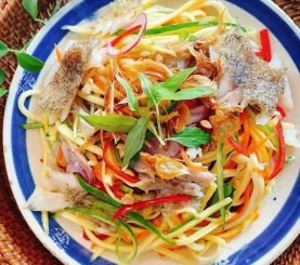 Gỏi xoài khô sặc