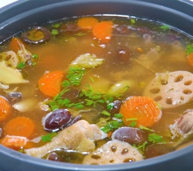 Lẩu gà tiềm thuốc bắc