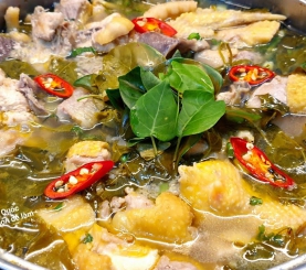 Lẩu gà lá giang