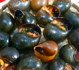 Ốc bươu nướng tiêu xanh