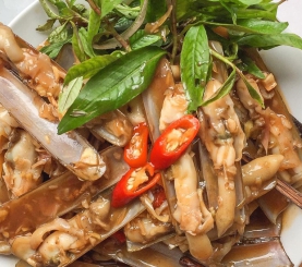 Ốc móng tay xào me