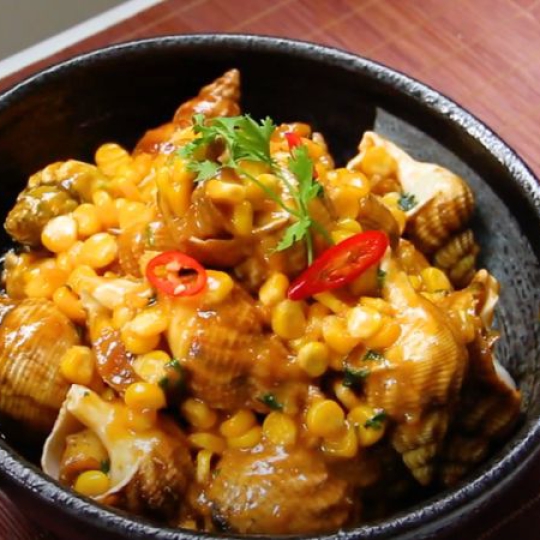 Ốc bulot xào bơ bắp bơ cay