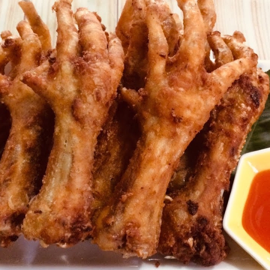 Chân gà rút xương chiên giòn