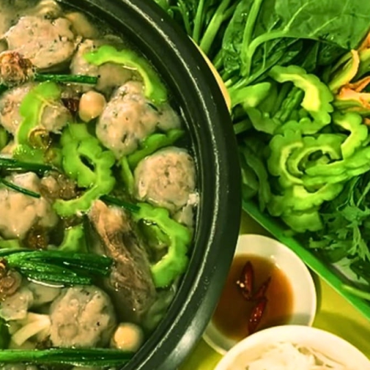 Lẩu cá thác lác khổ qua