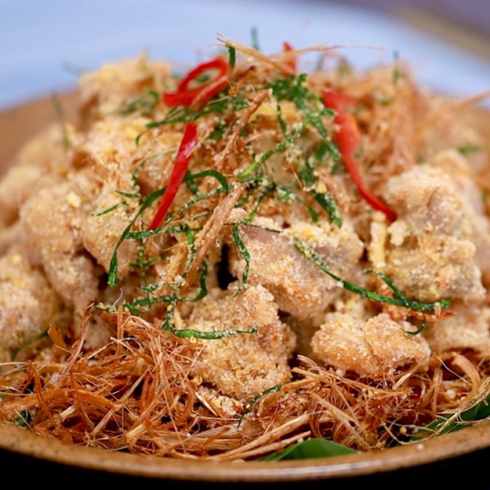 Gà rang muối Hồng Kông