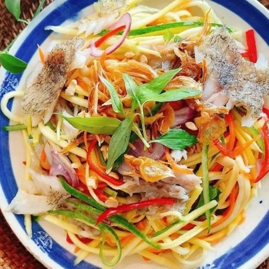 Gỏi xoài khô sặc