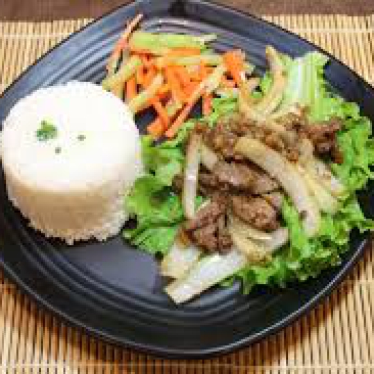 Cơm bò xào hành