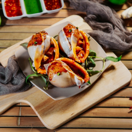 Ốc tỏi nướng tiêu xanh