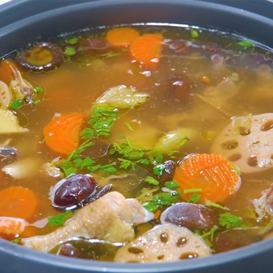 Lẩu gà tiềm thuốc bắc