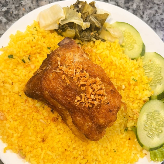 Cơm xối mỡ má đùi