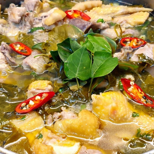 Lẩu gà lá giang