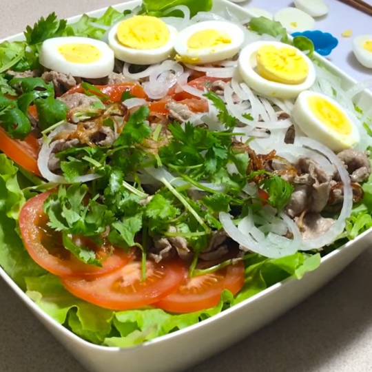 Salad bò trứng